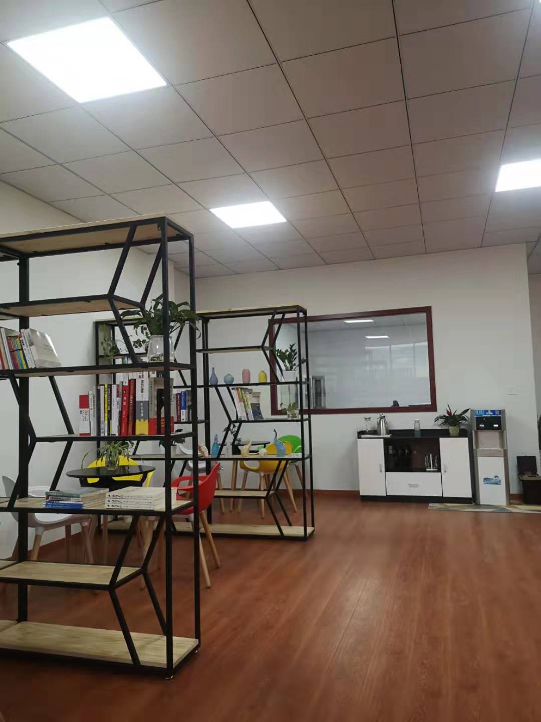 辦公環境的一角 辦公環境的一角